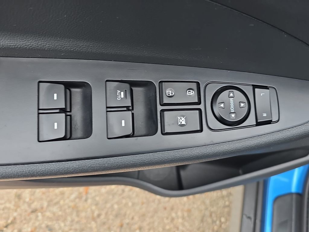 Used 2017 Hyundai Tucson SE image 25