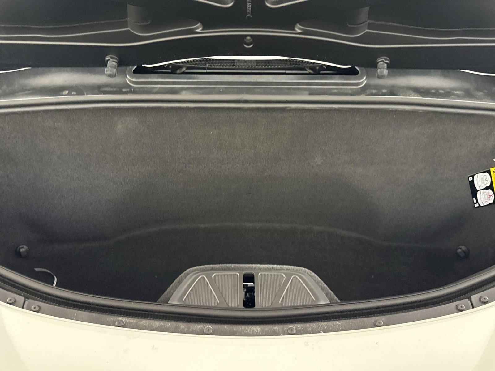 New 2025 Chevrolet Corvette E-Ray w/ Battery Protection Package image 23