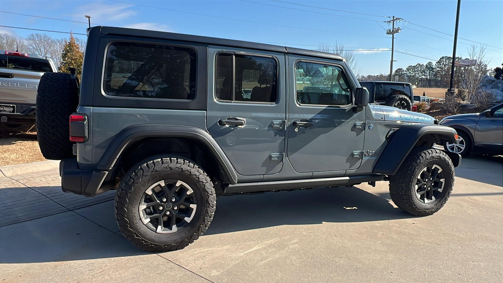 Used 2025 Jeep Wrangler Unlimited Rubicon 4xe w/ Convenience Group image 8