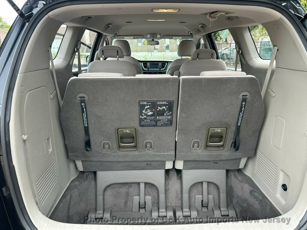 Used 2019 Kia Sedona L FWD image 60
