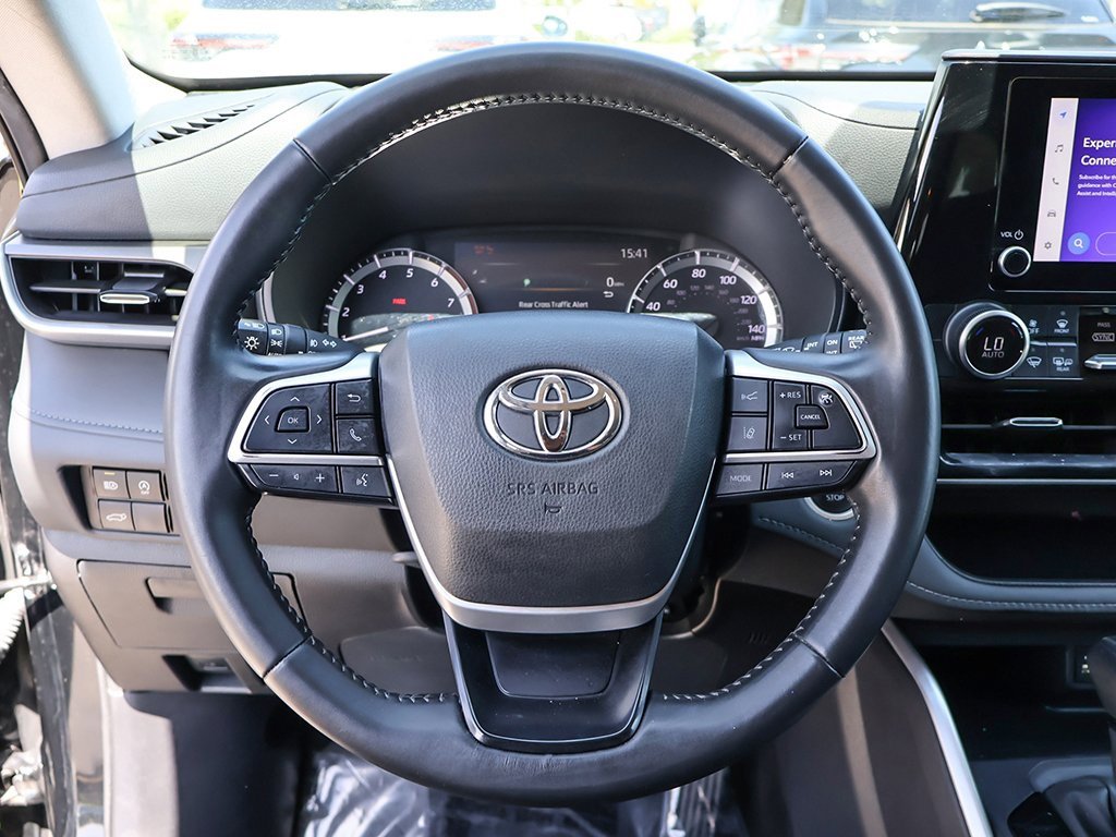 Used 2024 Toyota Highlander LE image 39