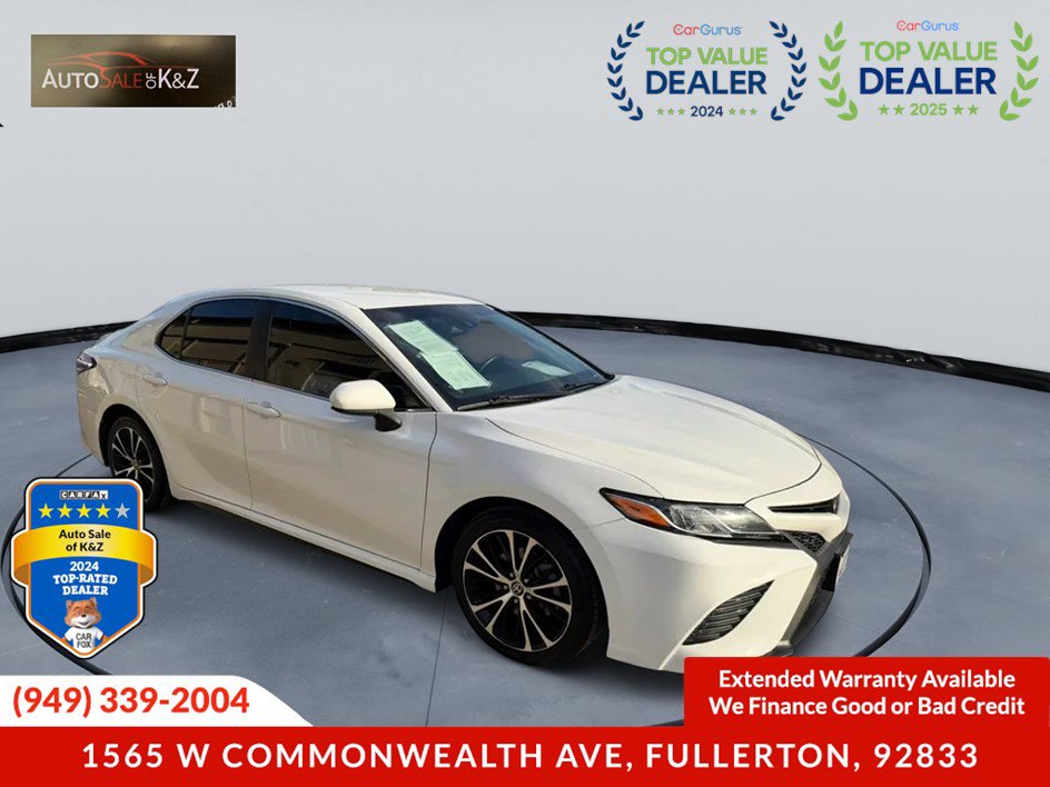 Used 2020 Toyota Camry SE w/ Convenience Package FWD image 3