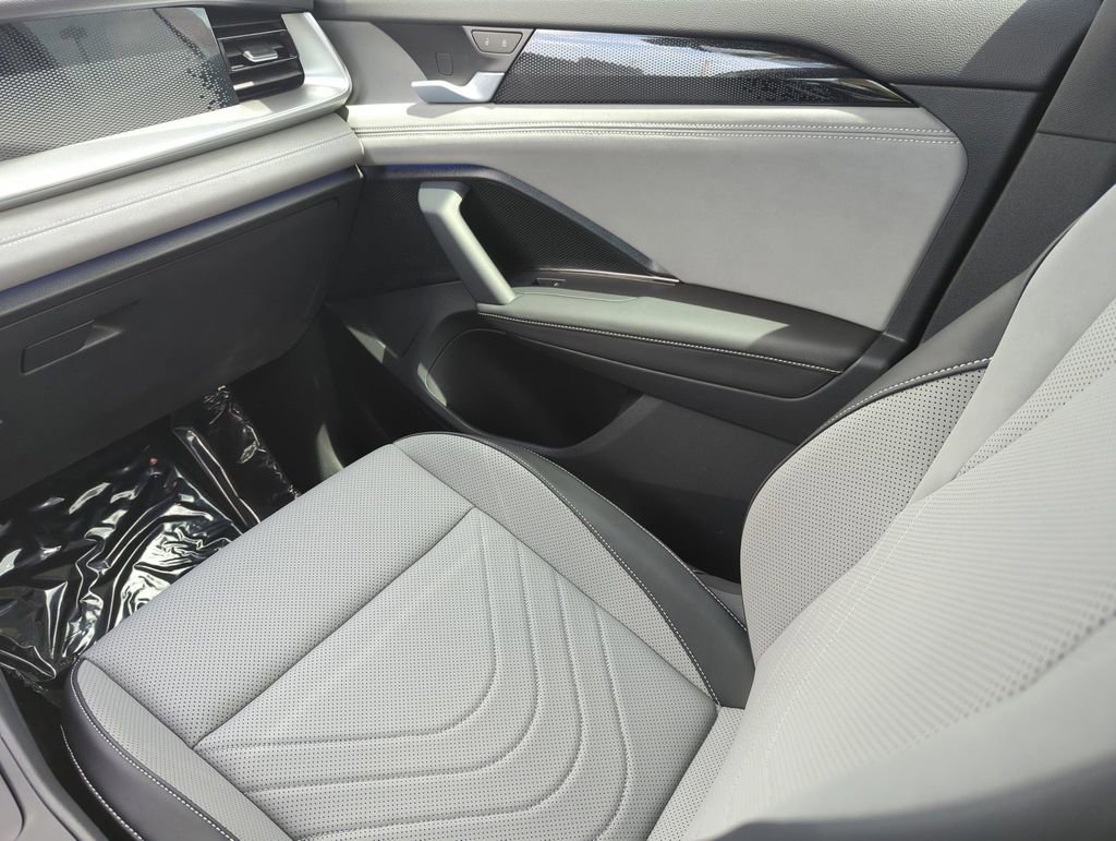 New 2026 Volkswagen Tiguan SE R-Line image 25