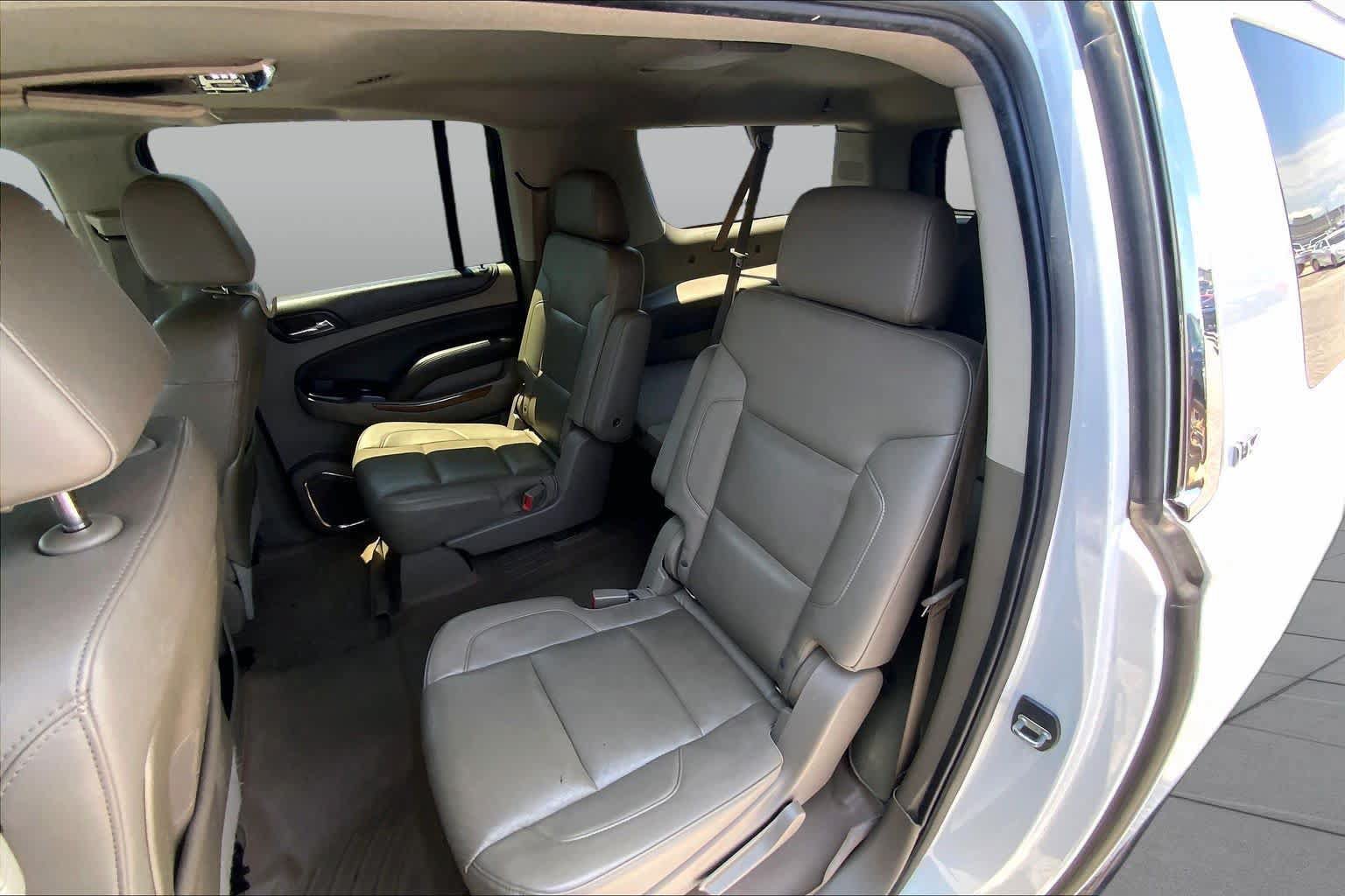 Used 2016 Chevrolet Suburban LTZ RWD image 20