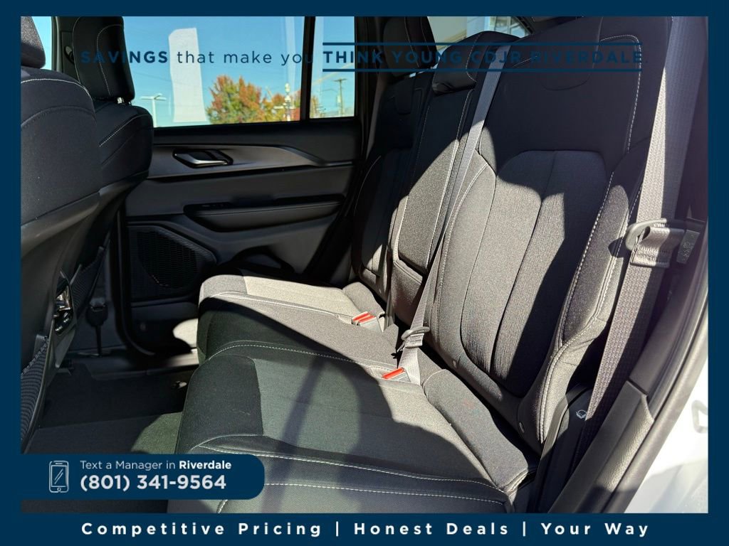 New 2025 Jeep Grand Cherokee Laredo w/ Trailer Tow Package image 22