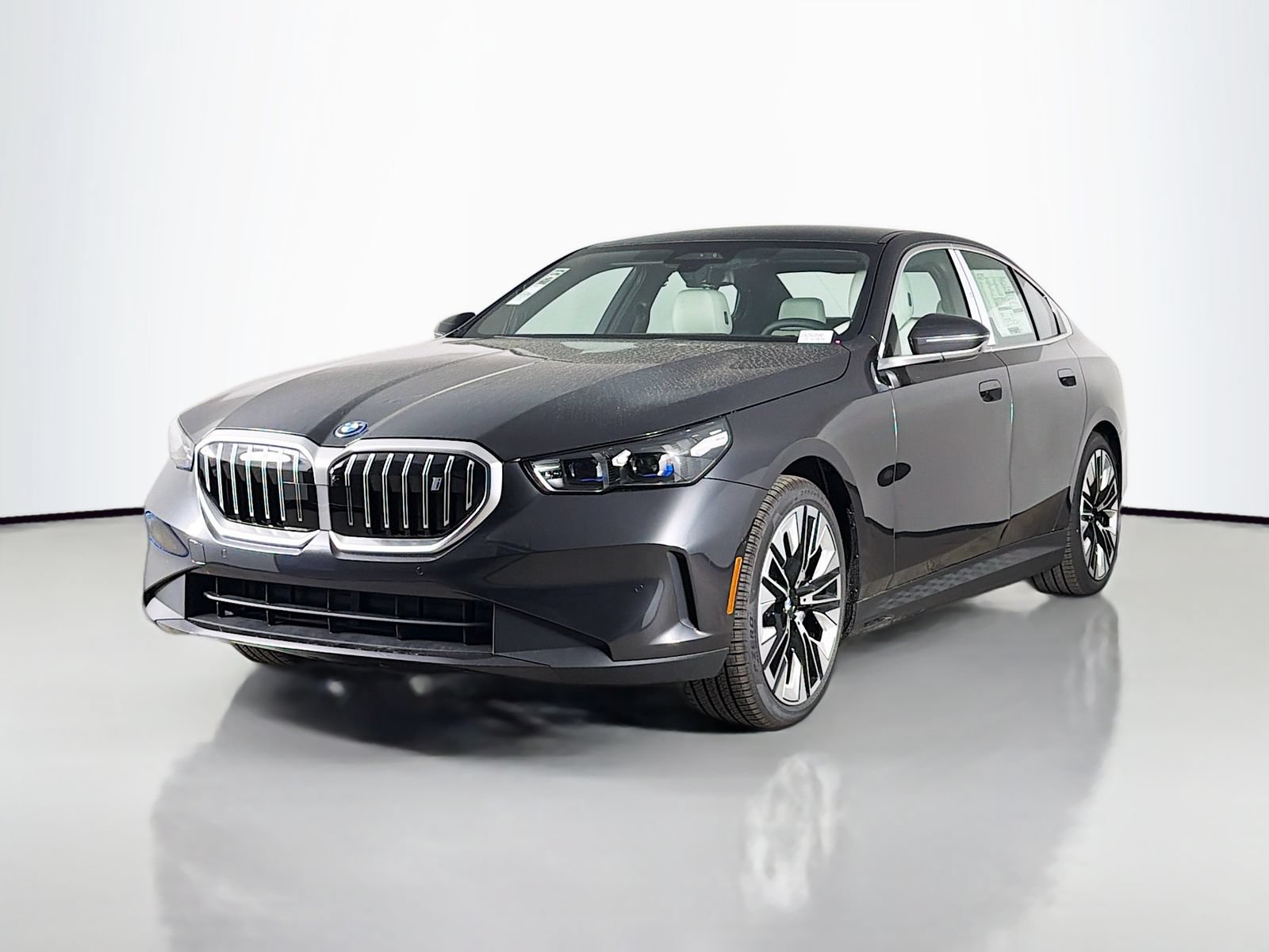Used 2026 BMW i5 eDrive40 AWD/4WD image 3