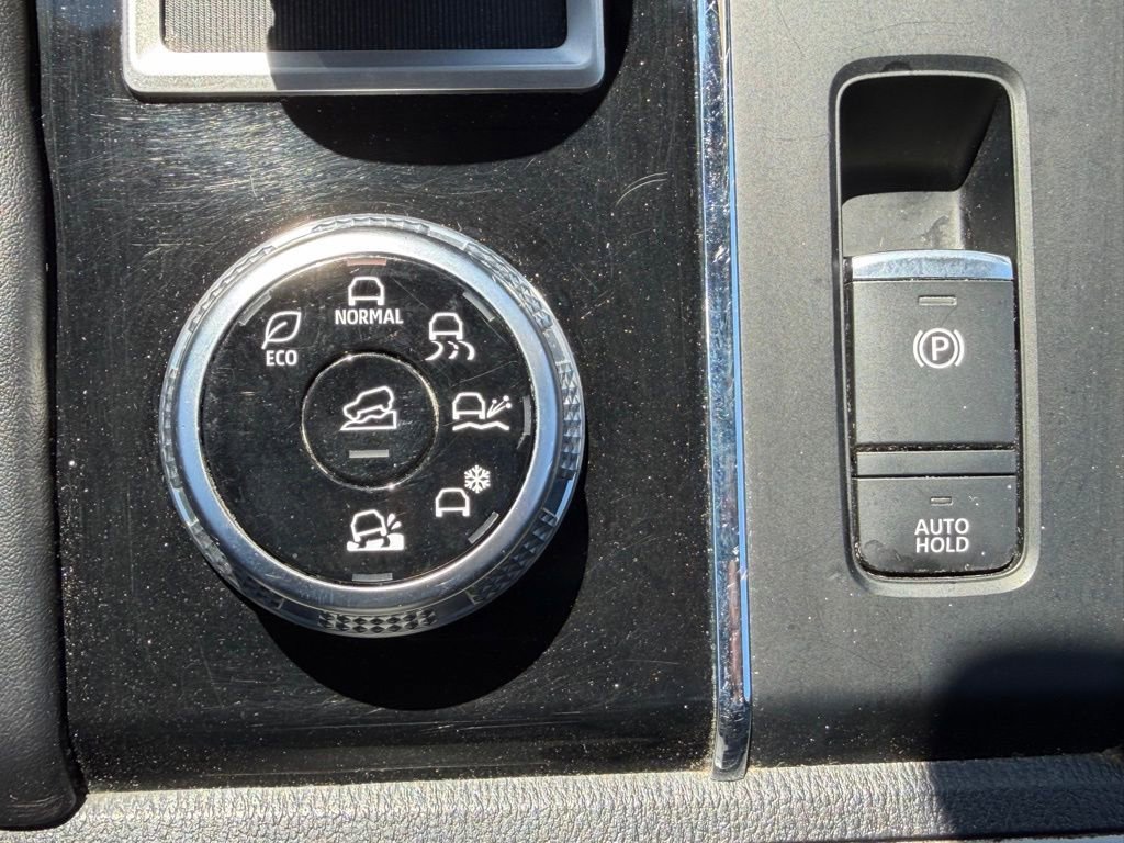 Used 2022 Mitsubishi Outlander SE AWD/4WD image 19