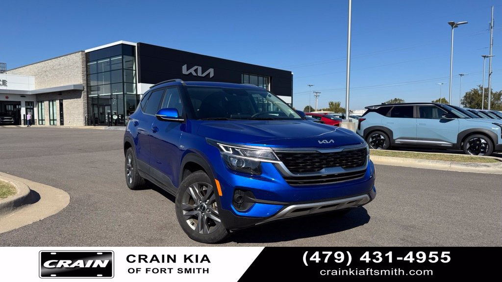 Used 2023 Kia Seltos S AWD/4WD image 1