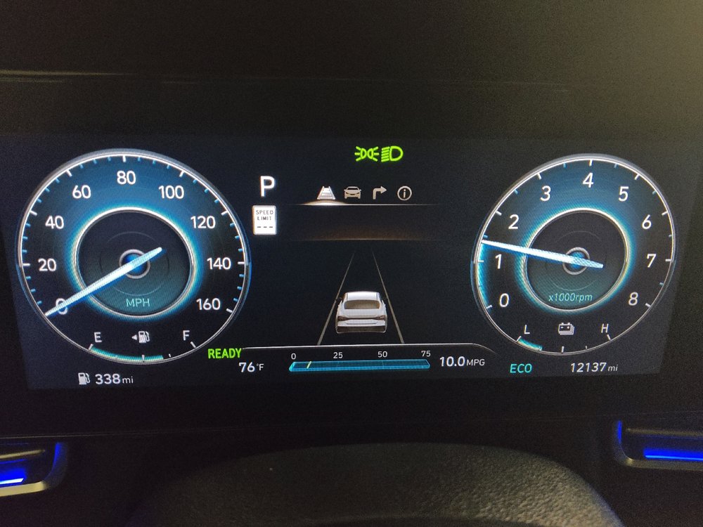 Used 2024 Hyundai Elantra Blue FWD image 23
