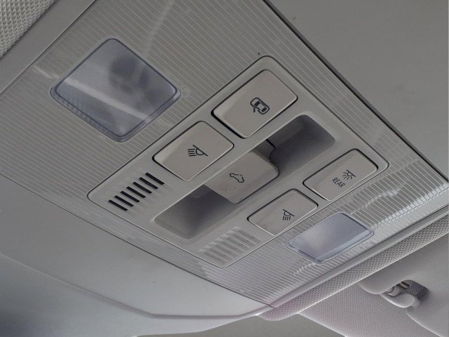 Used 2022 Volkswagen Jetta SE w/ Panoramic Sunroof Package image 25