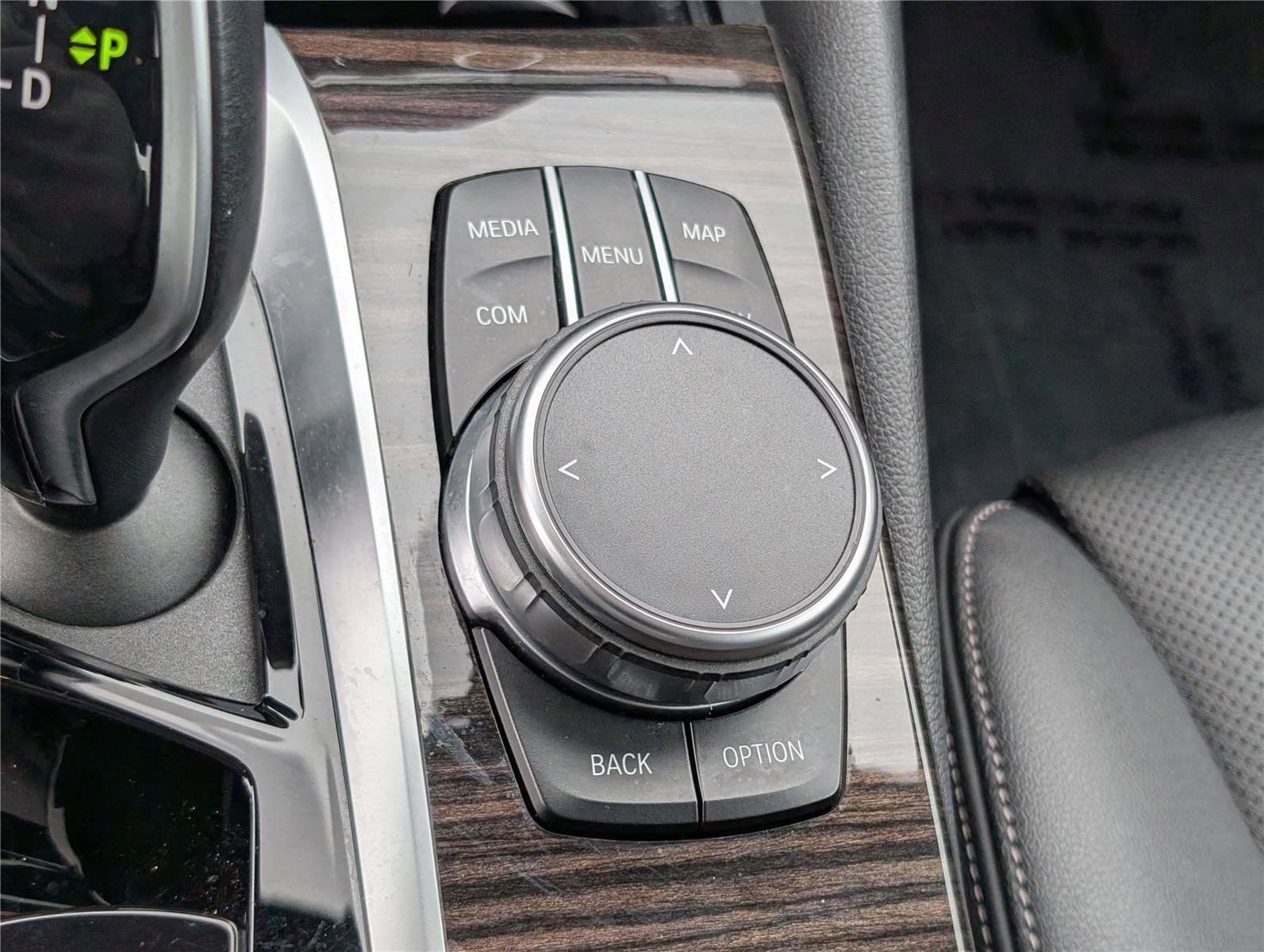 Used 2022 BMW 530i xDrive w/ Premium Package image 27