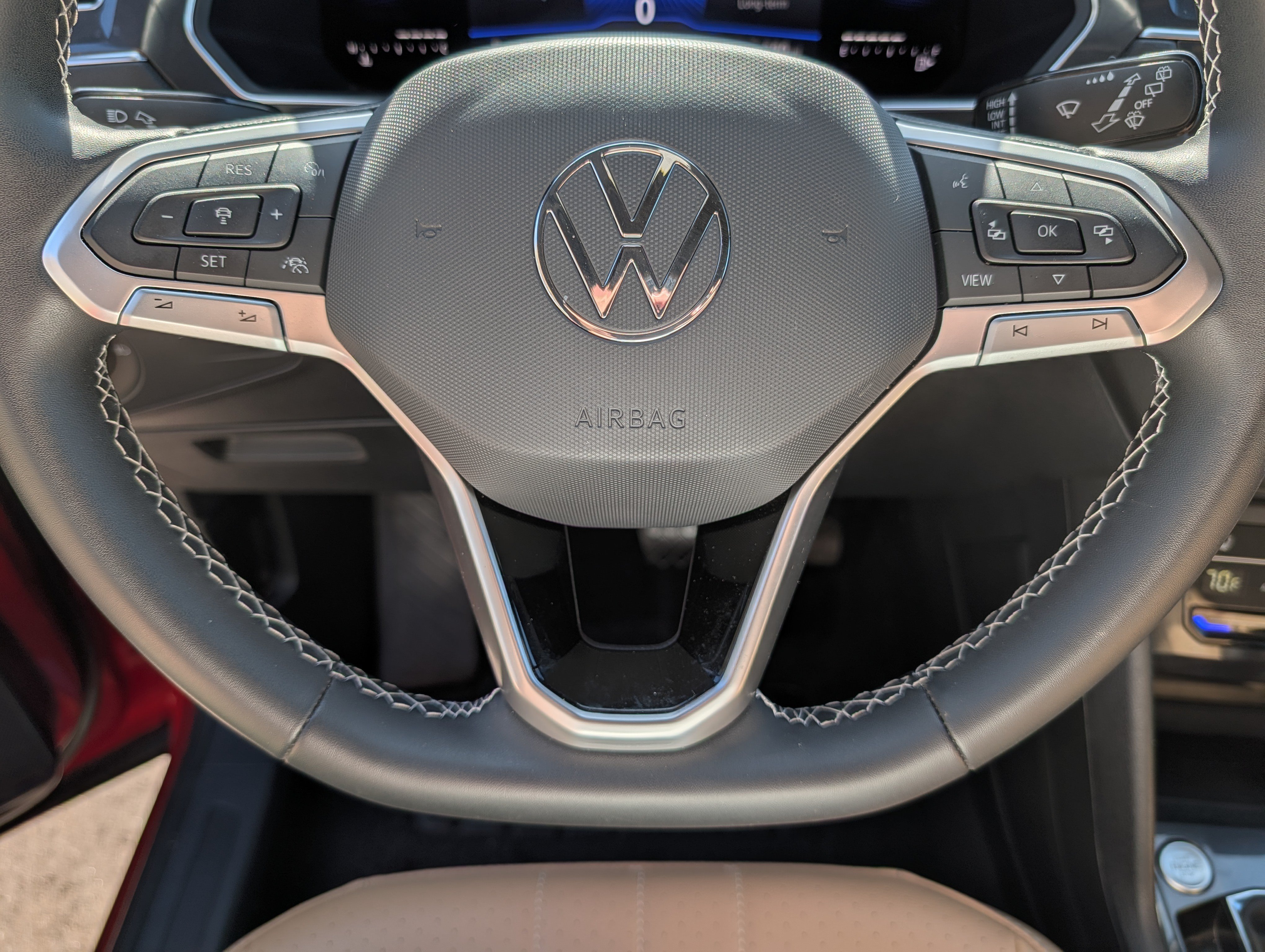 Certified 2023 Volkswagen Tiguan SE FWD image 26