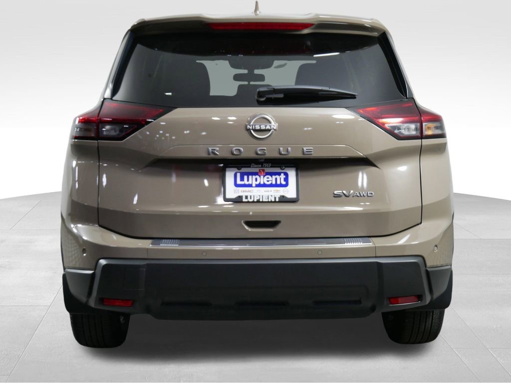 Used 2024 Nissan Rogue SV image 9