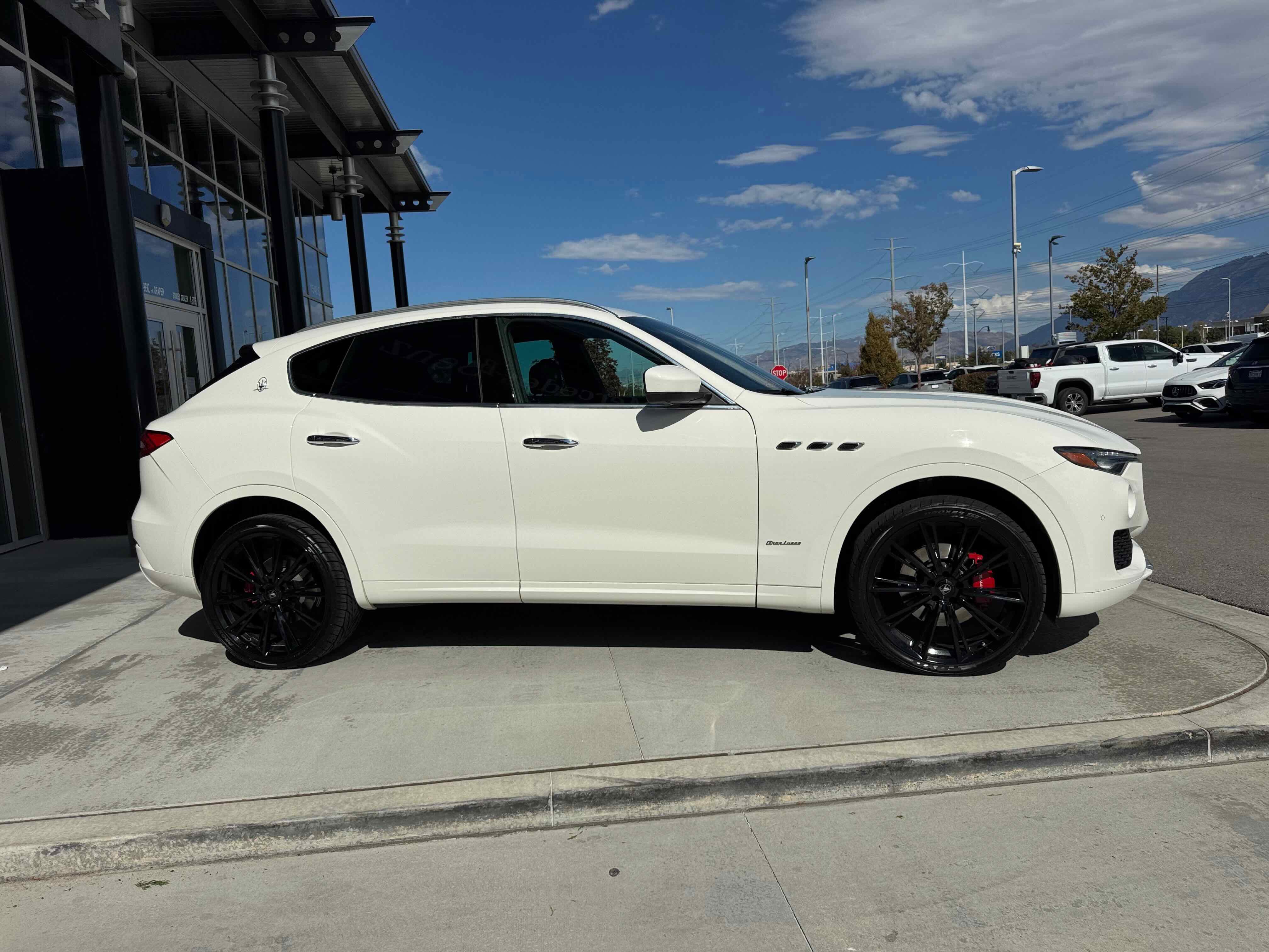 Used 2018 Maserati Levante GranLusso image 8