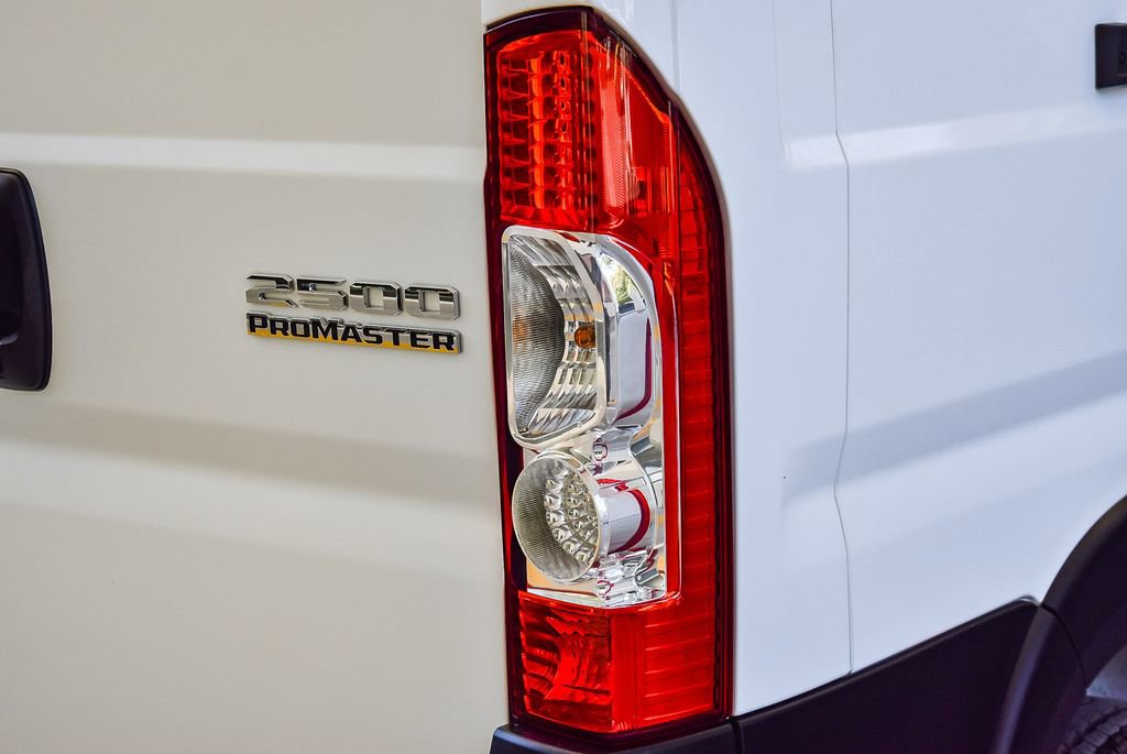 Used 2025 RAM ProMaster 2500 w/ Convenience Group image 7