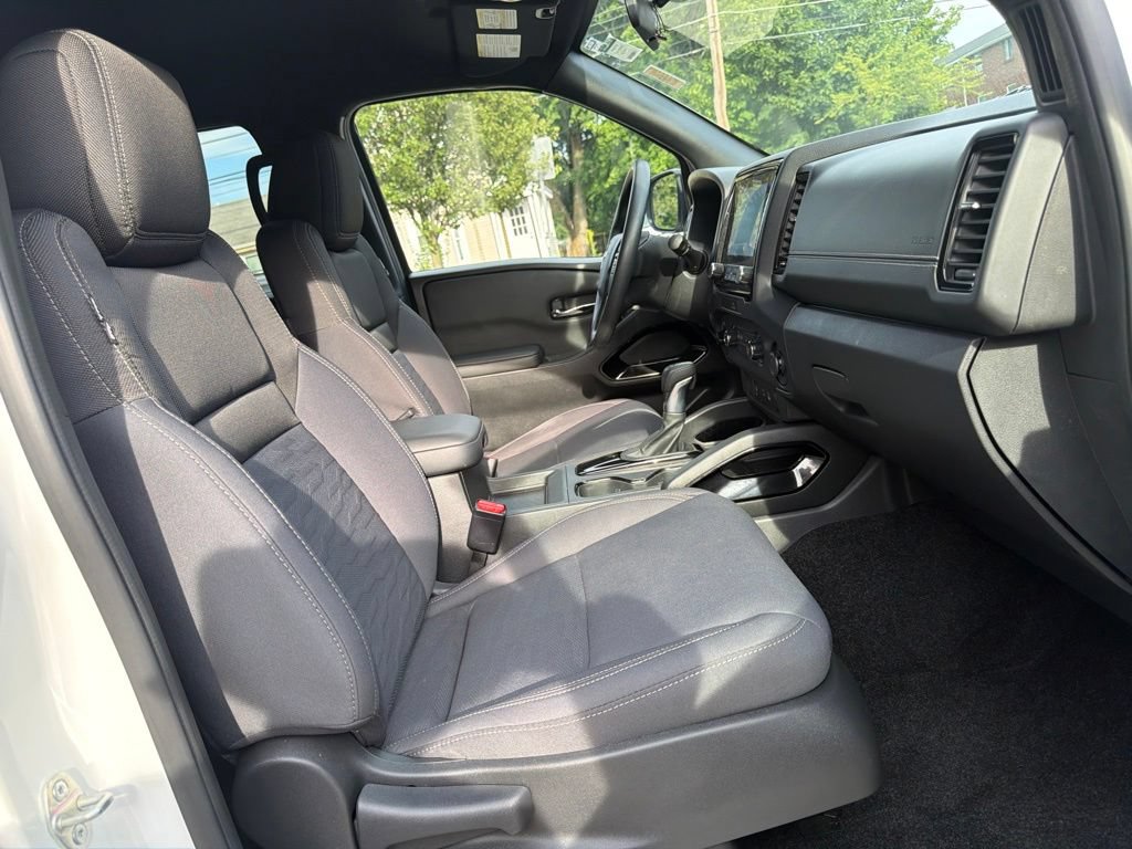 Used 2023 Nissan Frontier SV w/ Midnight Edition Package AWD/4WD image 28