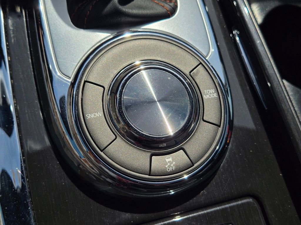 Used 2020 Nissan Armada Platinum w/ Platinum Reserve Package image 33