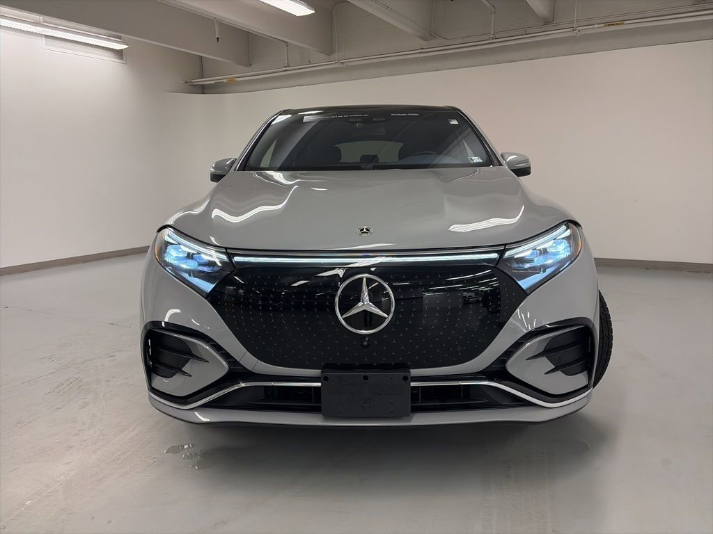 Certified 2023 Mercedes-Benz EQS 580 4MATIC SUV w/ Acoustic Comfort Package image 3