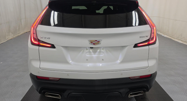 Certified 2022 Cadillac XT4 Sport w/ Enhanced Visibility Package AWD/4WD image 9