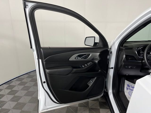 Used 2023 Chevrolet Traverse LT image 15