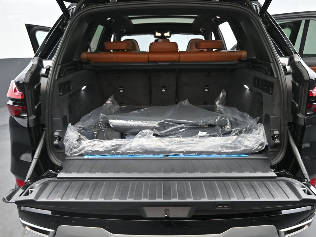 New 2026 BMW X5 xDrive50e w/ Premium Package AWD/4WD image 32