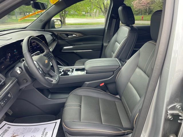 Used 2025 Chevrolet Traverse High Country image 15