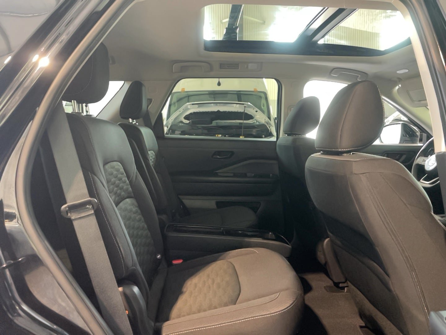 Used 2024 Nissan Pathfinder SV w/ SV Premium Package AWD/4WD image 22