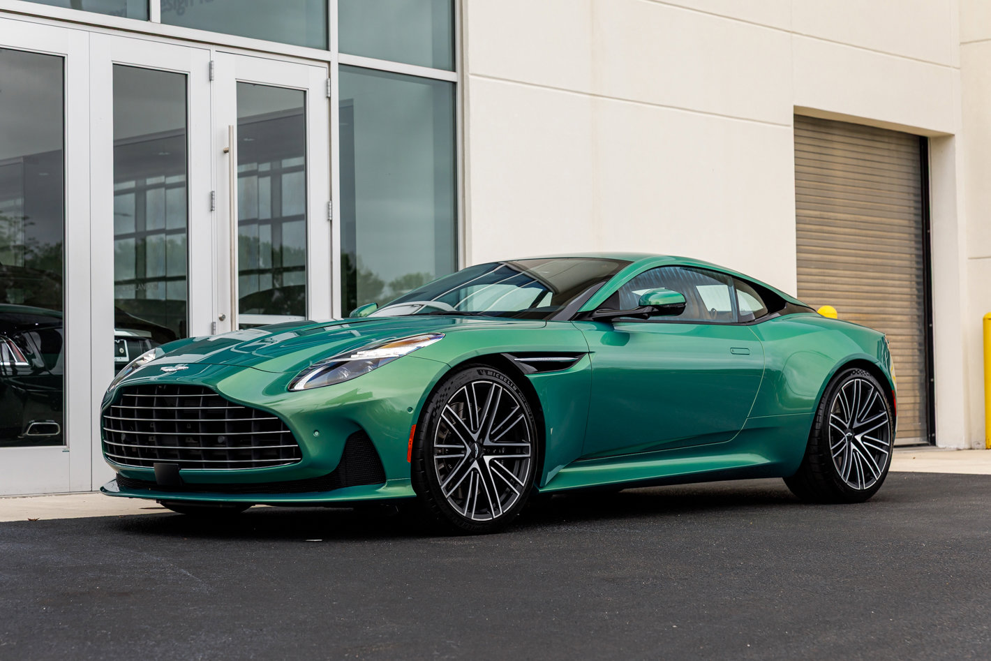 Used 2025 Aston Martin DB12 Coupe image 6