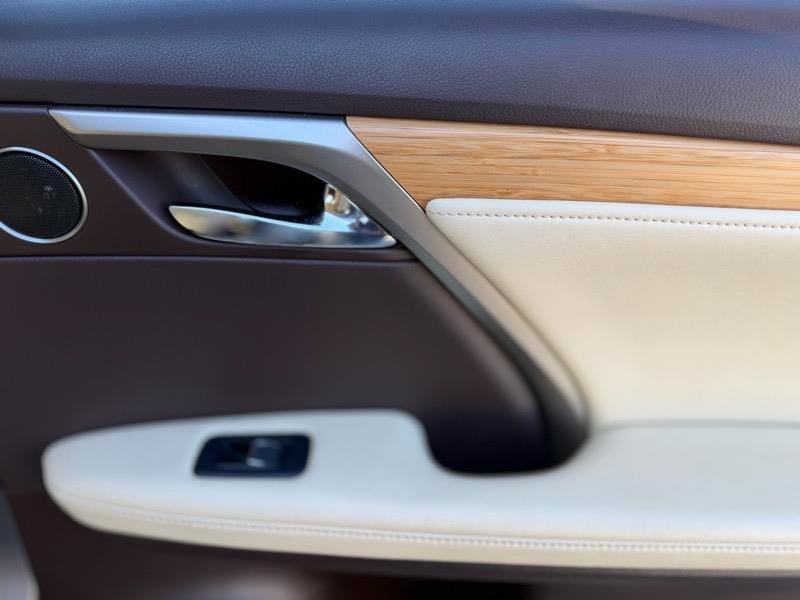 Used 2020 Lexus RX 350L FWD image 39