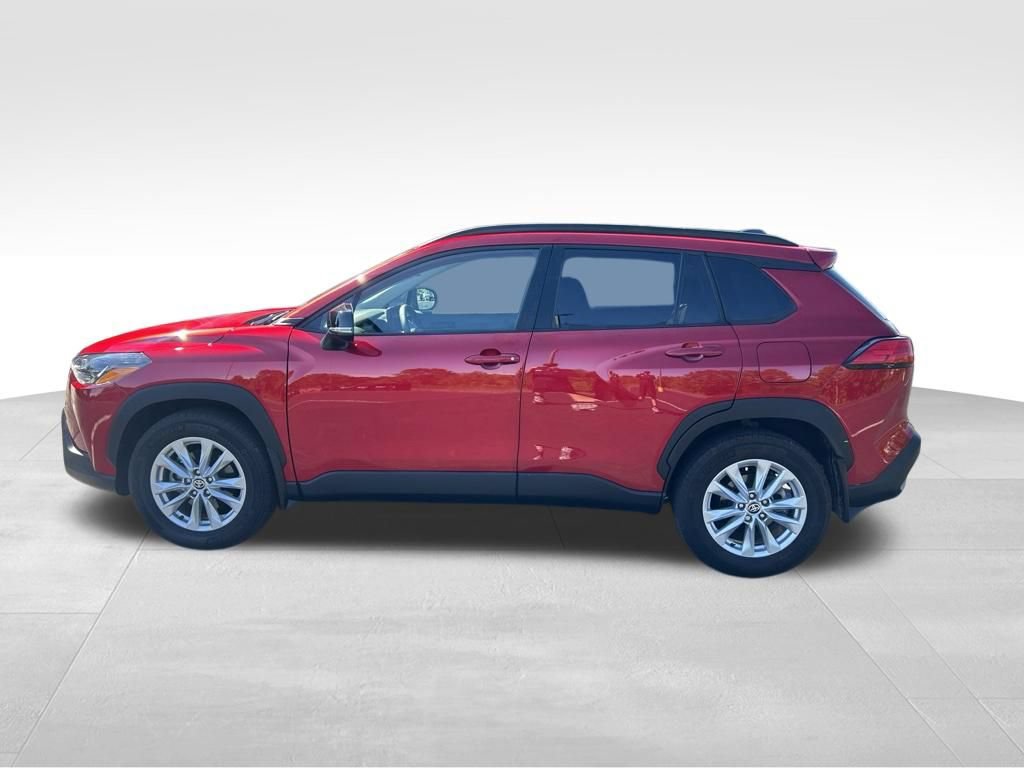 Certified 2025 Toyota Corolla Cross LE AWD/4WD image 2