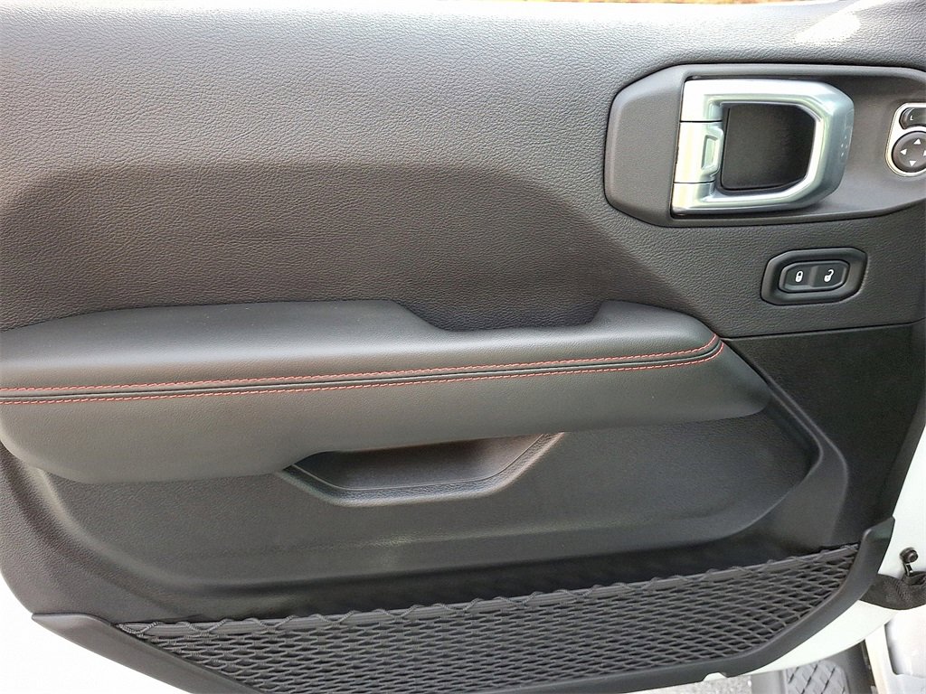 Used 2024 Jeep Gladiator Rubicon w/ Technology Group image 14