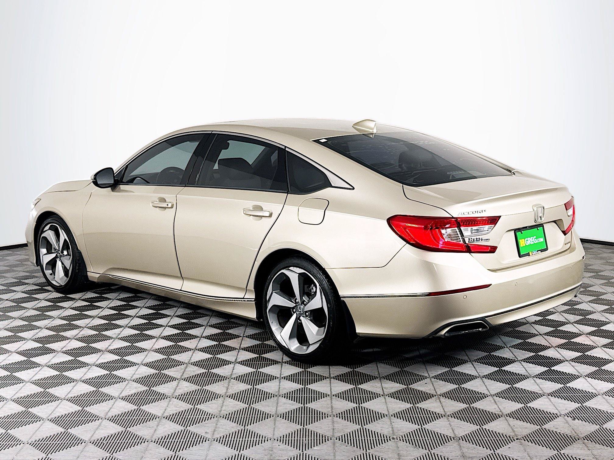 Used 2018 Honda Accord Touring image 6