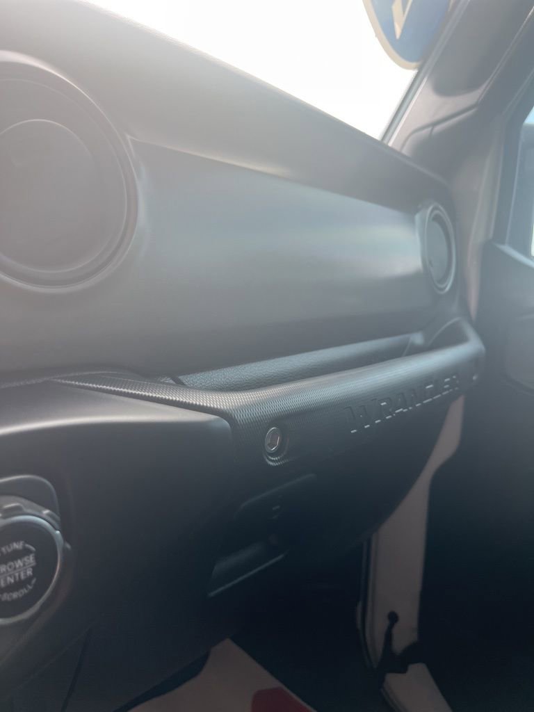 Used 2023 Jeep Wrangler Sport image 15
