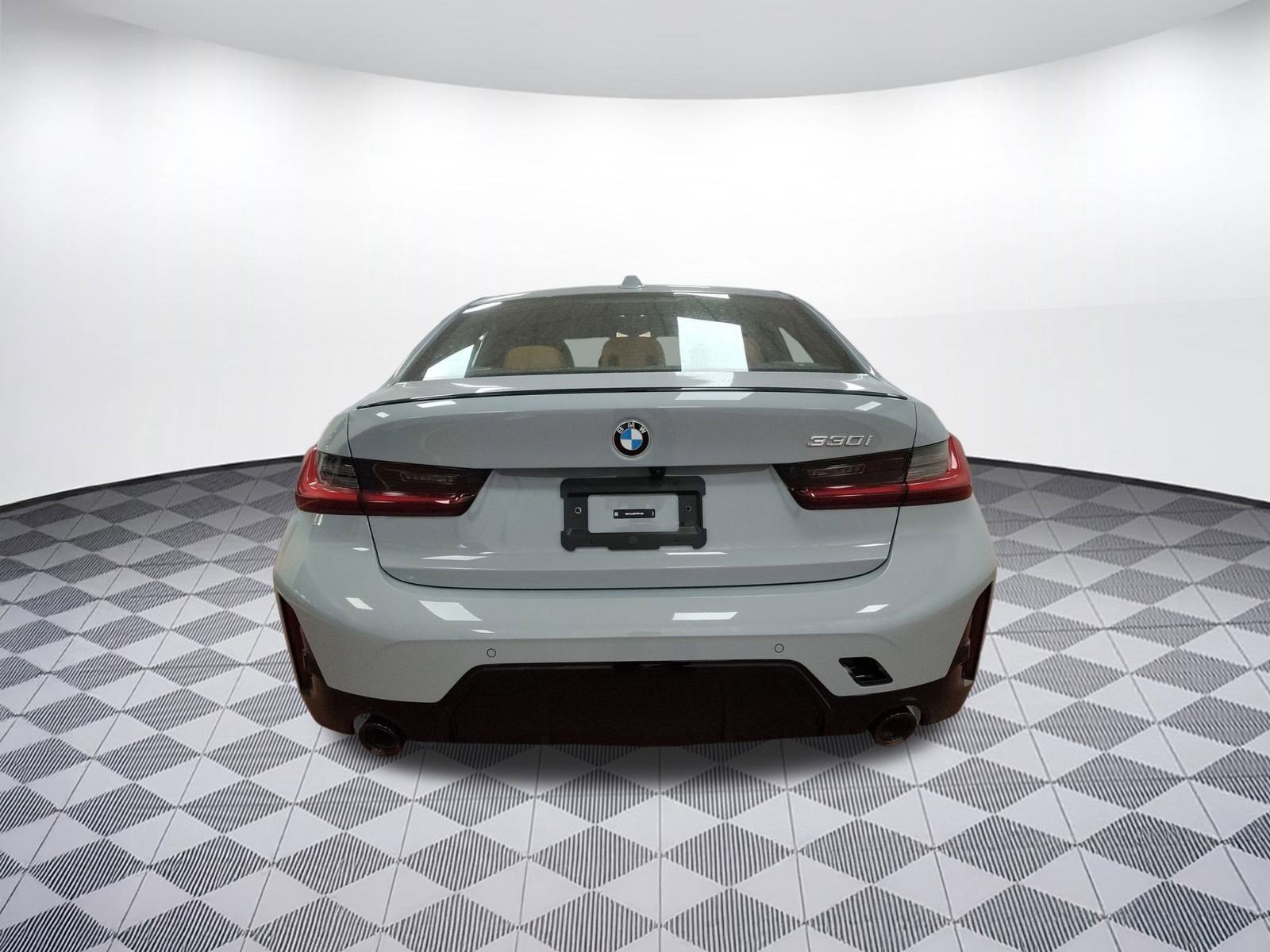 New 2026 BMW 330i Sedan w/ M Sport Package image 9