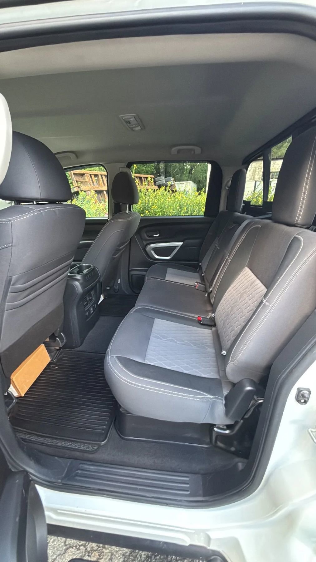 Used 2021 Nissan Titan SV w/ SV Convenience Package image 18