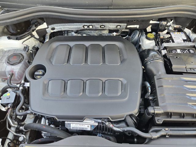 Used 2026 Volkswagen Tiguan SE R-Line FWD image 40