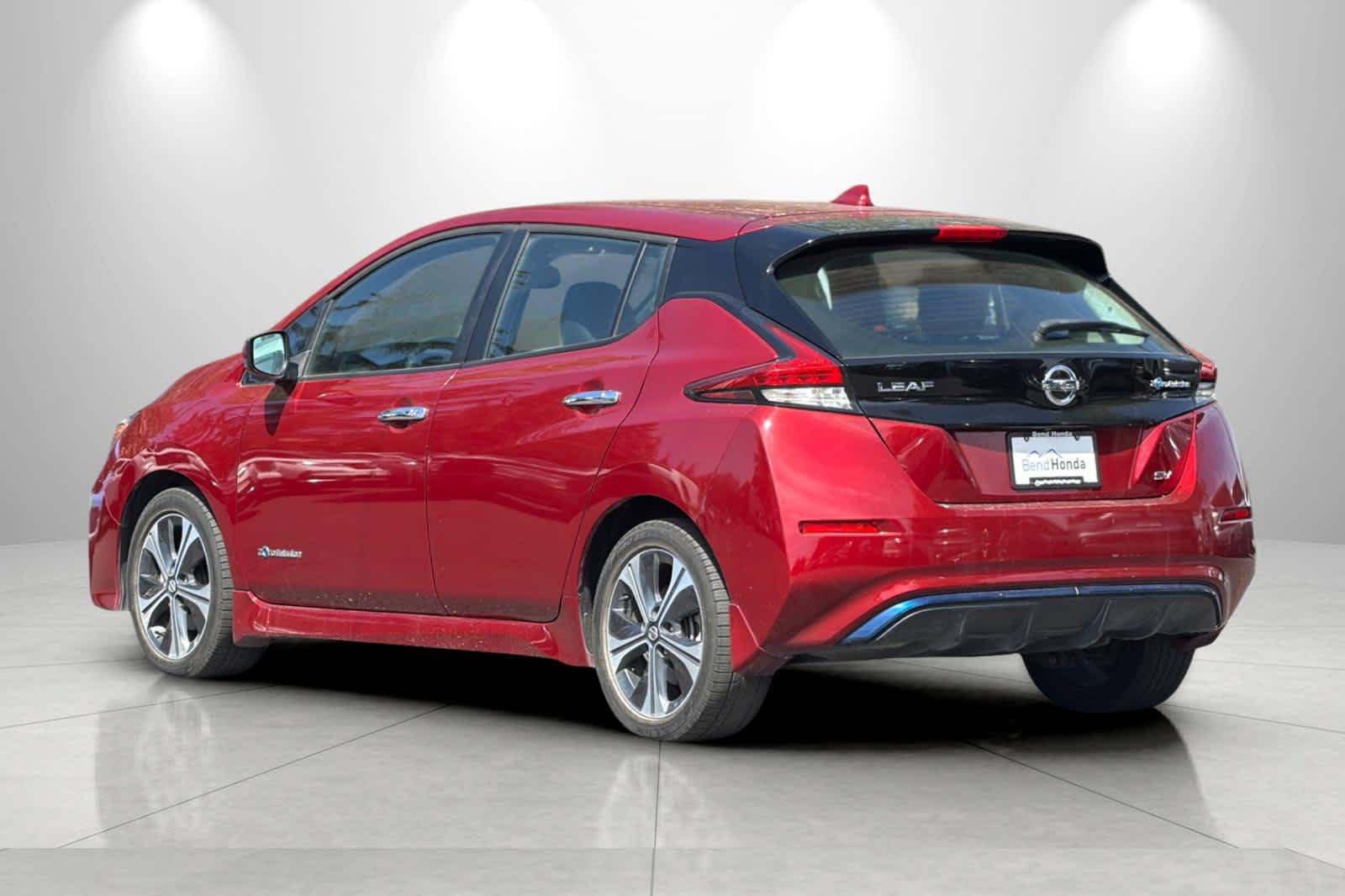 Used 2018 Nissan Leaf SV w/ SV Technology Package FWD image 6