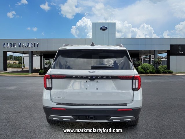 New 2027 Ford Explorer Active w/ Active Comfort Package RWD image 4