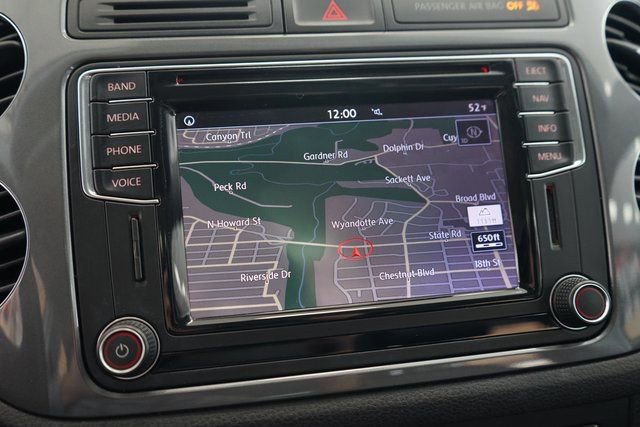 Used 2017 Volkswagen Tiguan Sport image 8