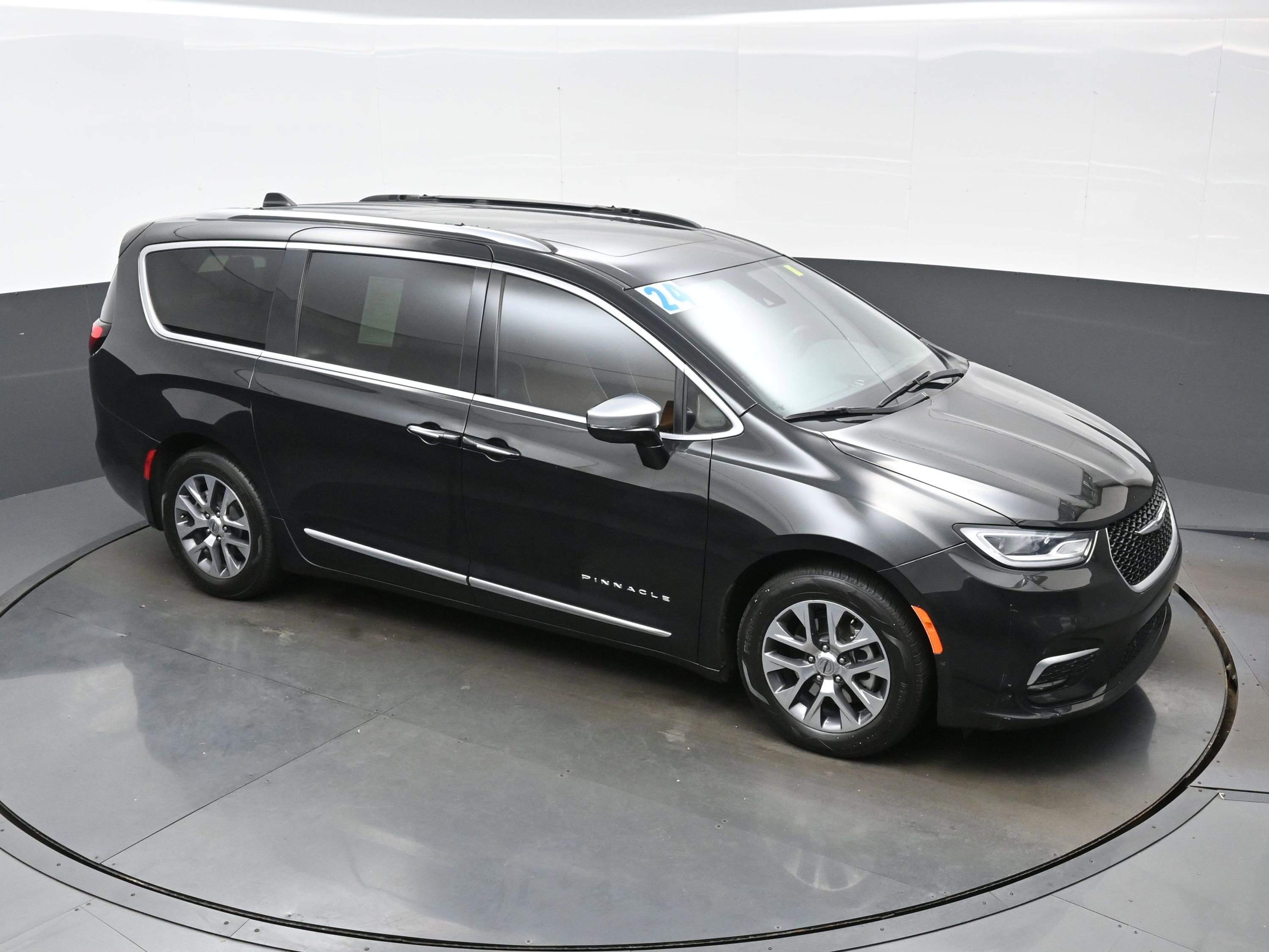 Used 2024 Chrysler Pacifica Pinnacle image 41