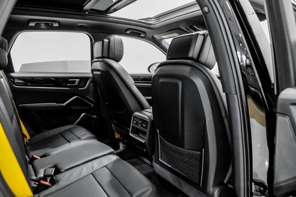 Used 2023 Porsche Cayenne image 43