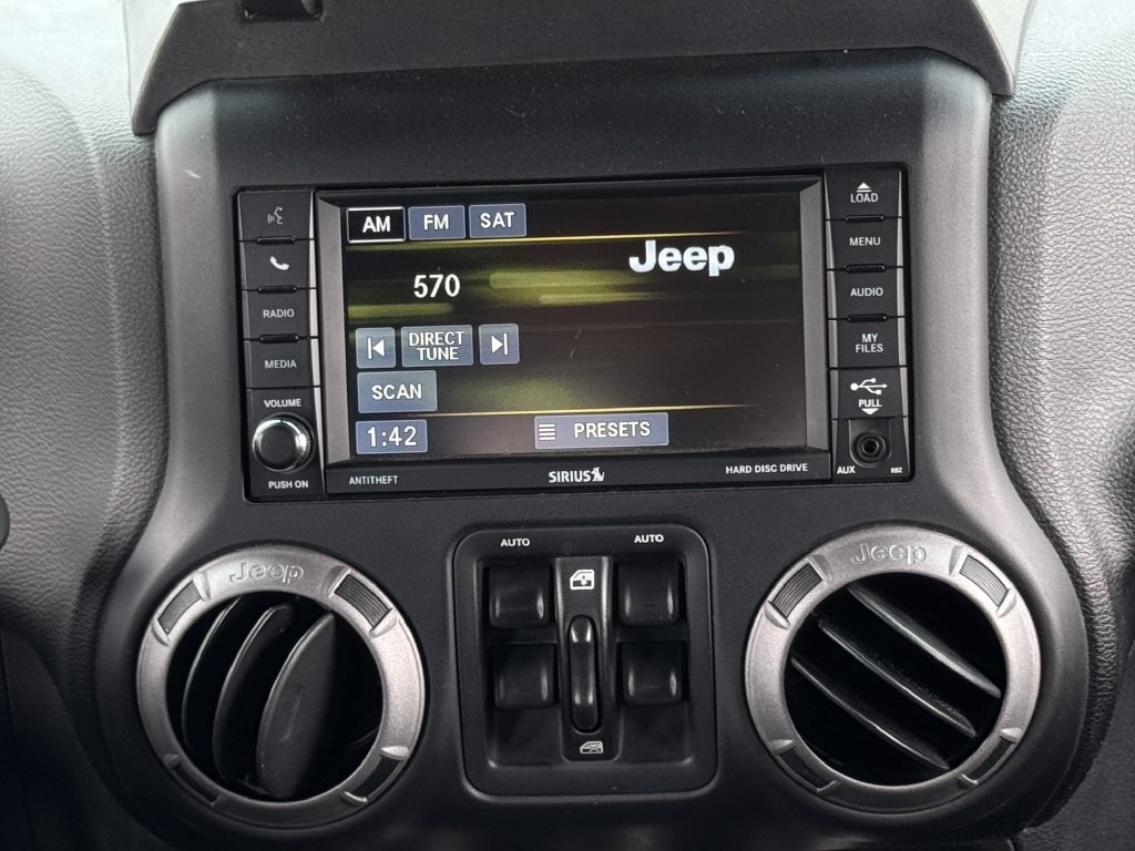 Used 2017 Jeep Wrangler Unlimited Sport w/ Quick Order Package 23S AWD/4WD image 16