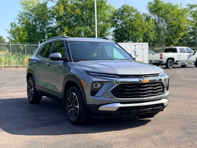 Used 2024 Chevrolet TrailBlazer LT w/ Convenience Package AWD/4WD image 4