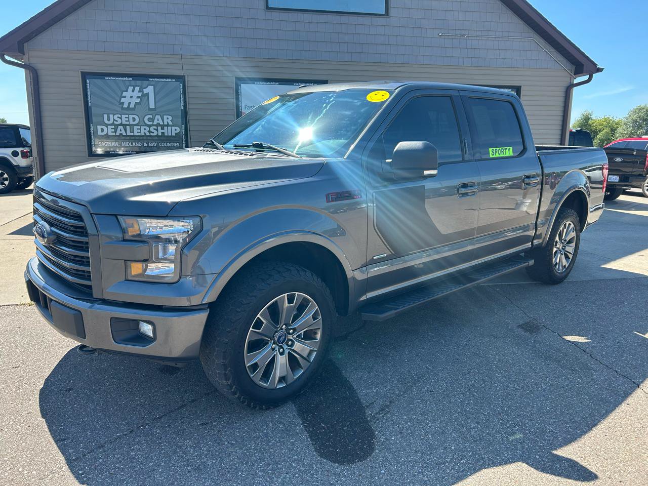Used 2017 Ford F150 XLT w/ Equipment Group 302A Luxury AWD/4WD image 1