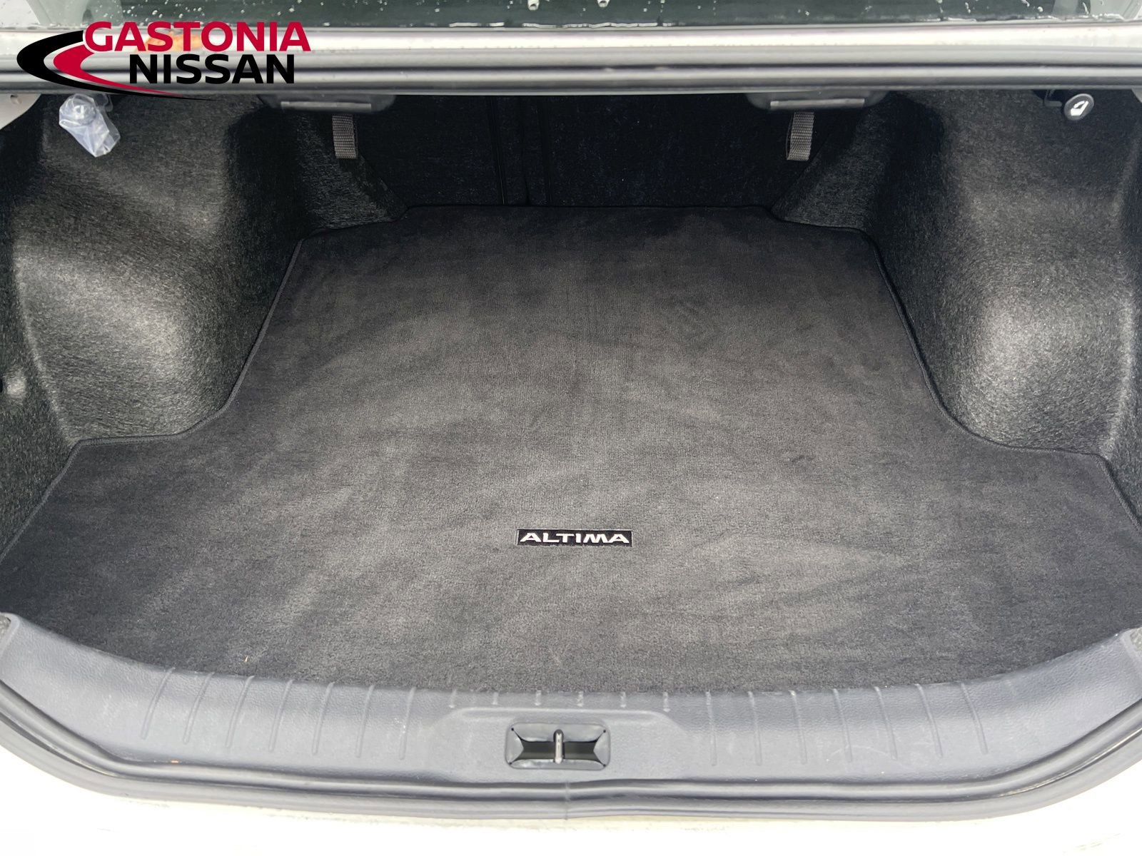 Used 2024 Nissan Altima 2.5 SV image 32