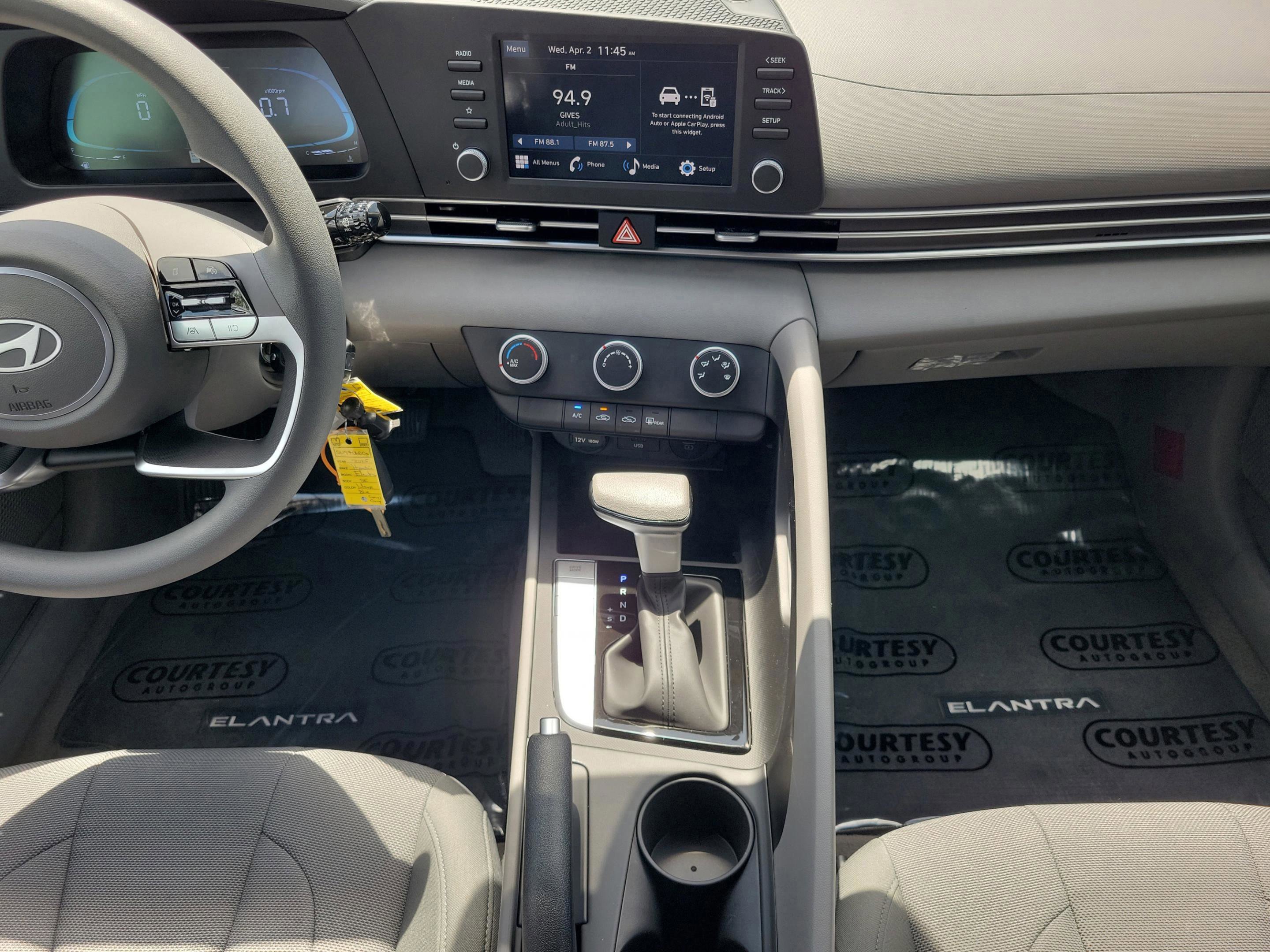 New 2026 Hyundai Elantra SE image 18