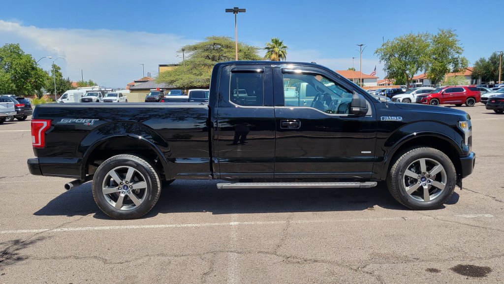 Used 2017 Ford F150 XLT w/ Equipment Group 302A Luxury AWD/4WD image 12