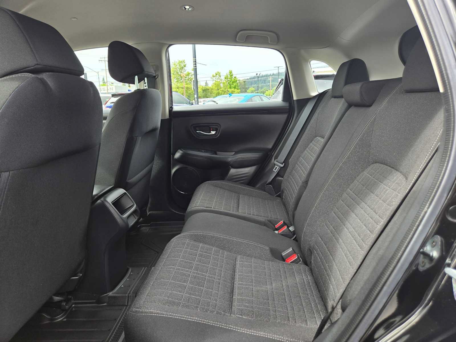 Used 2023 Honda HR-V LX image 15