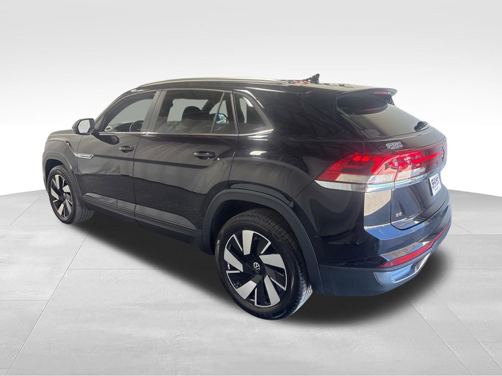 Used 2025 Volkswagen Atlas Cross Sport SE AWD/4WD image 6
