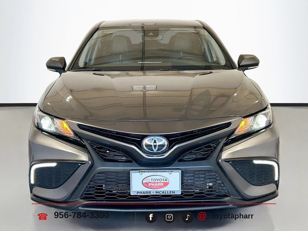 Used 2023 Toyota Camry SE FWD image 2